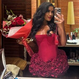 Meet your Posher, Alicia